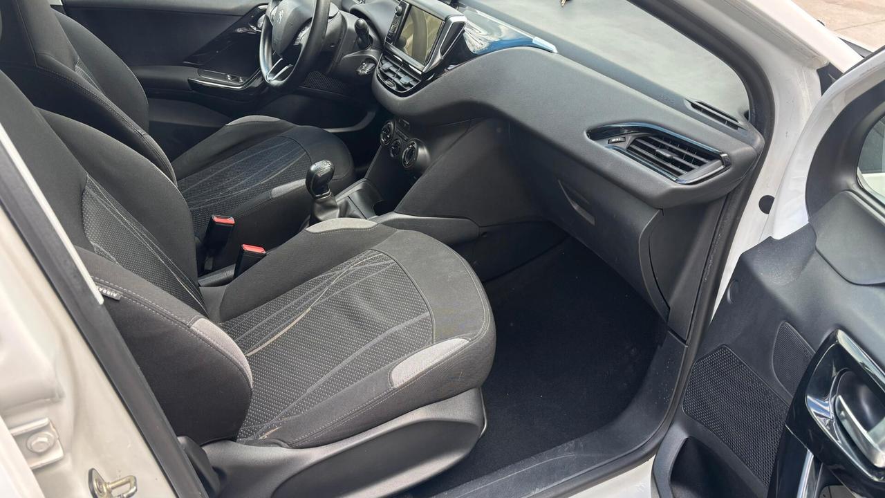 Peugeot 208 1.4 HDi 68 CV 5 porte Mix