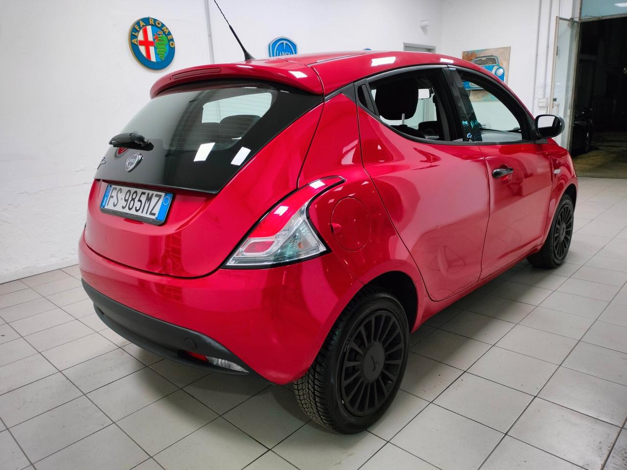 Lancia Ypsilon 1.2 69 CV 5 porte GPL Ecochic Elefantino Blu