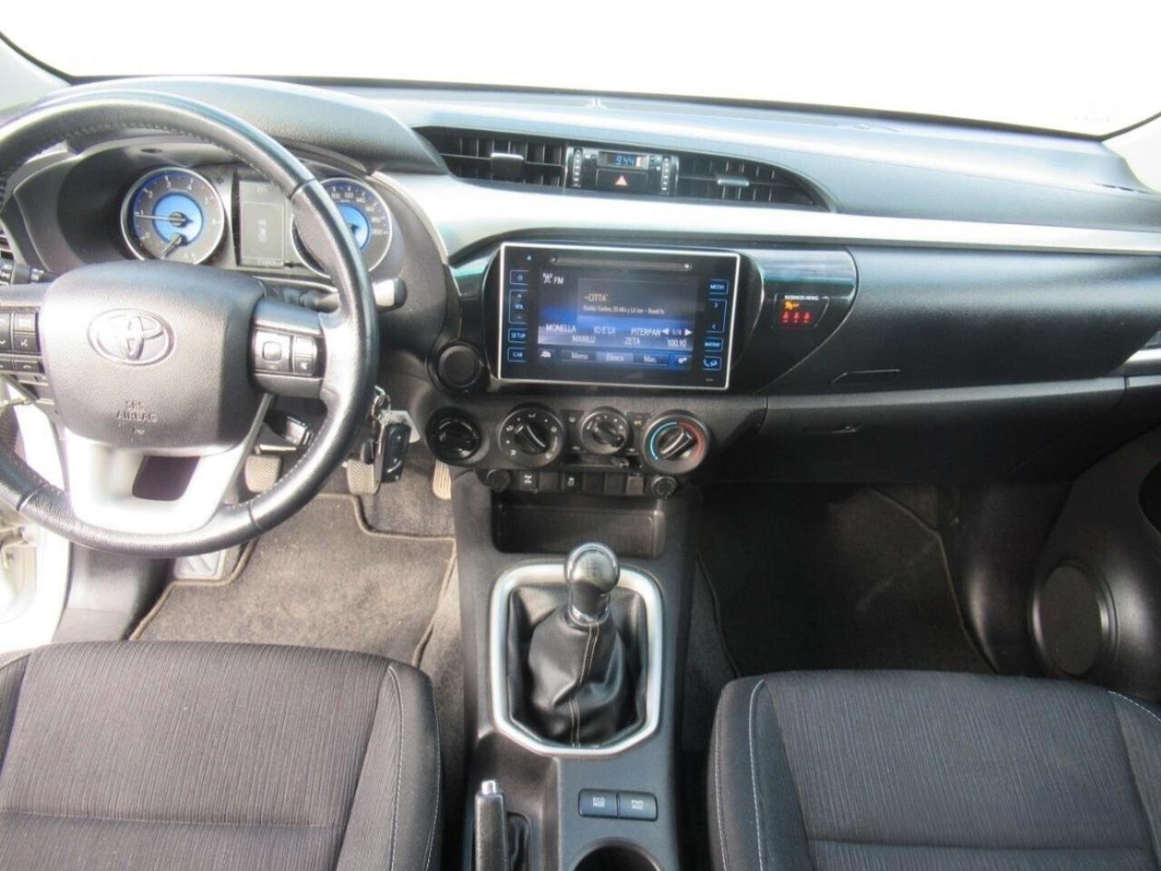 Toyota Hilux 2.4 D-4D 4WD 4 porte Double Cab Executive