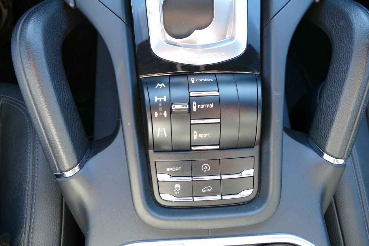 Porsche Cayenne 3.0 PANO KAMERA PELLE *20*