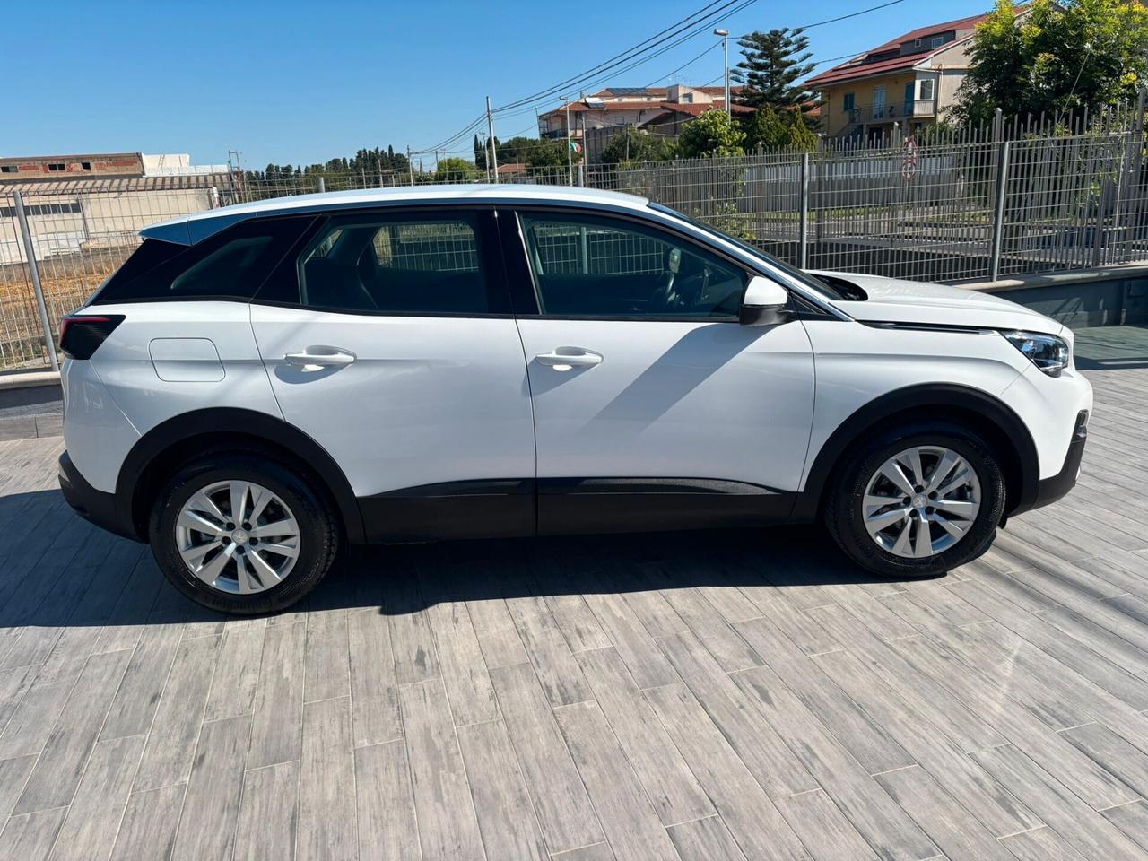 Peugeot 3008 BlueHDi 130 S&S EAT8 Business