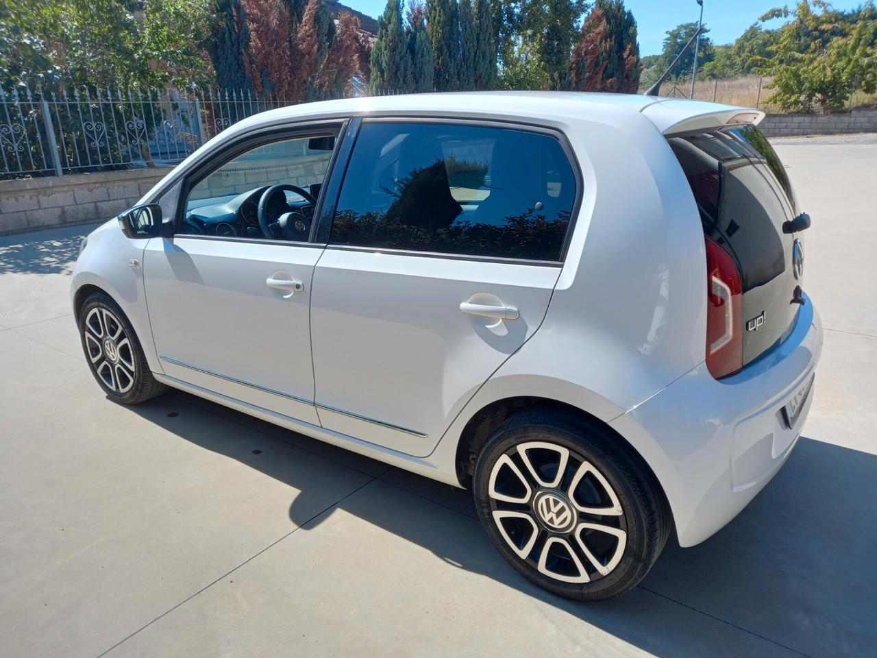 Volkswagen up! 1.0 75 CV 5p. high
