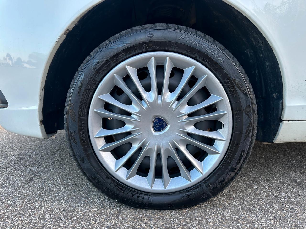 Lancia Ypsilon 1.3 MJT 75 CV Diva