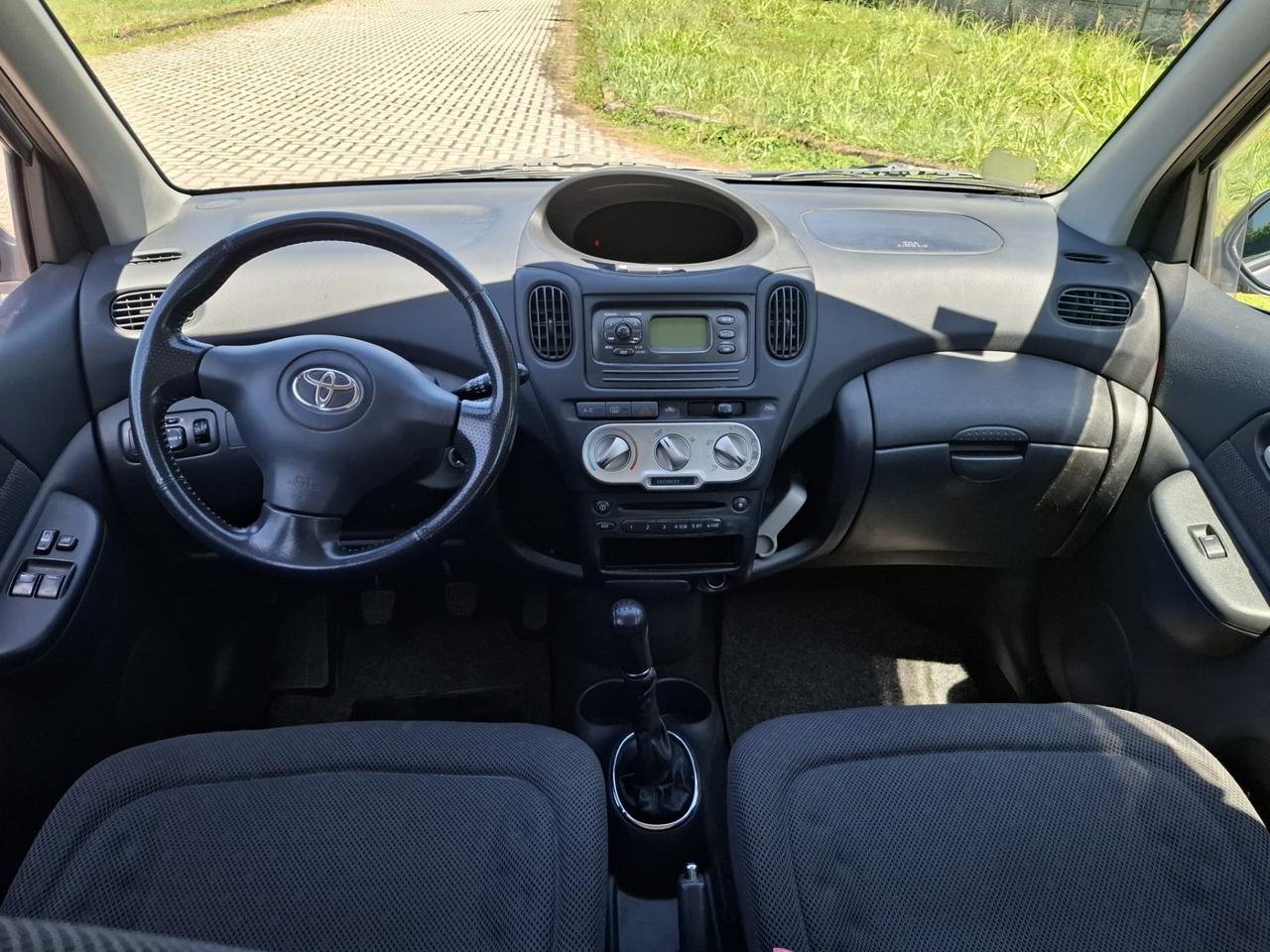 Toyota Yaris Verso 1.3i 16V cat Sol '03