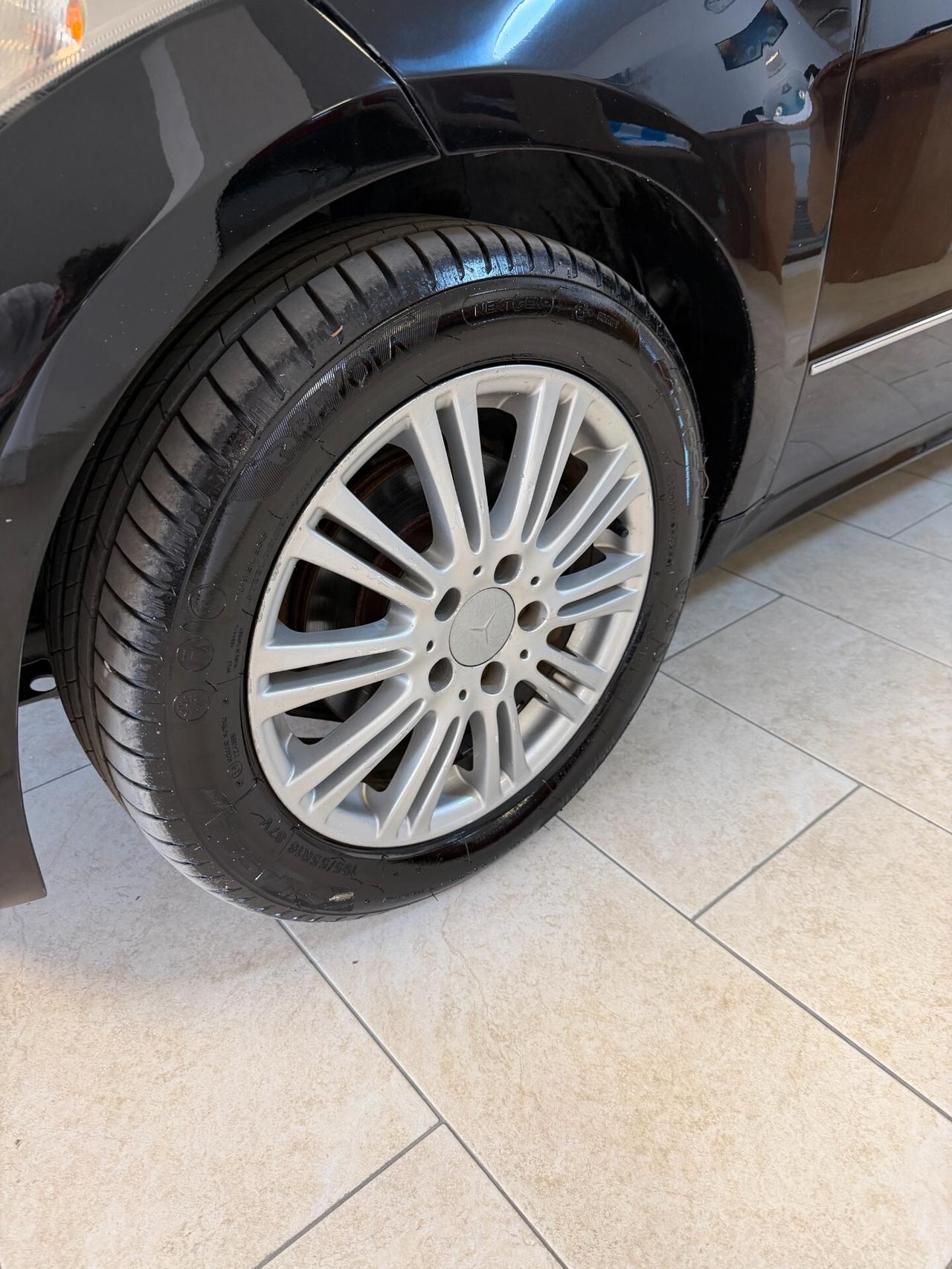 Mercedes-benz A 160 CDI AUTOMATICA Premium TAGLIANDATA NEOPATENTATI