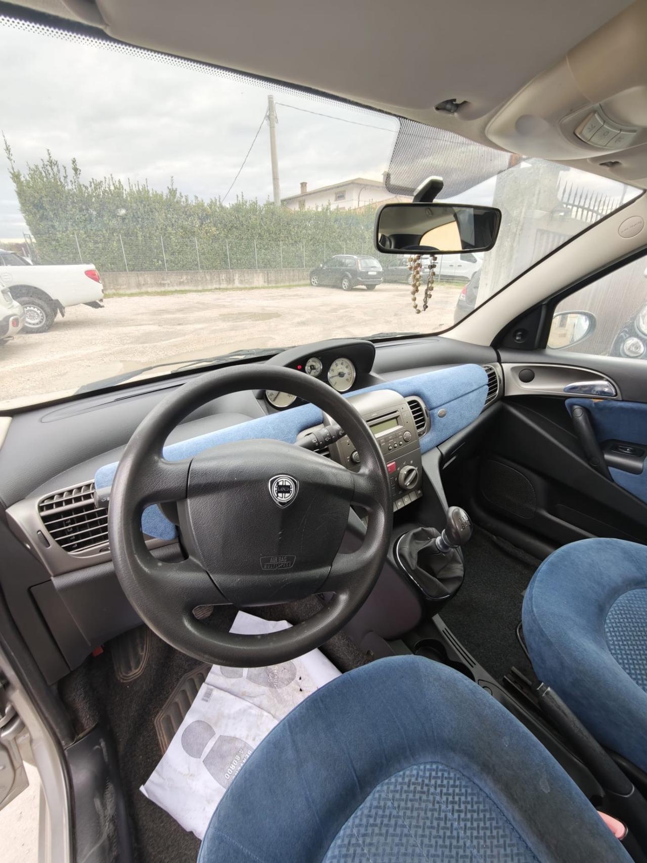 Lancia Ypsilon 1.2 16V Argento garantita 12 mesi