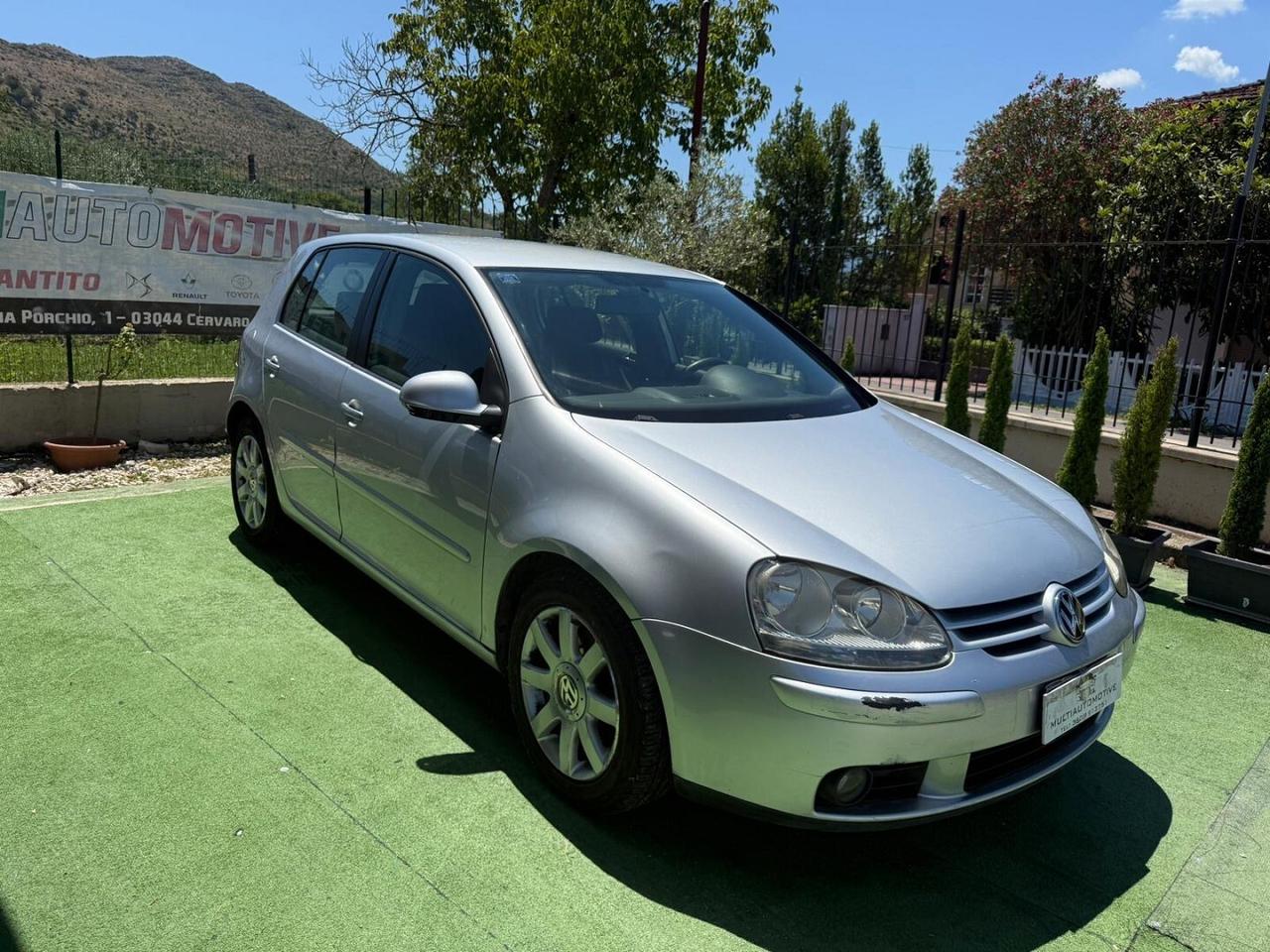 VOLKSWAGEN GOLF 5" SERIE