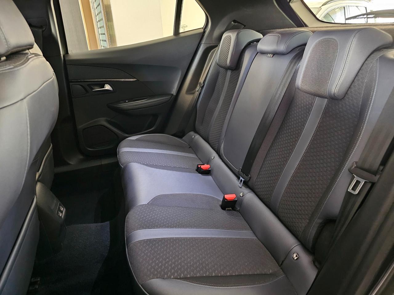 Peugeot 2008 PureTech 130 S&S EAT8 Allure Navi Pack