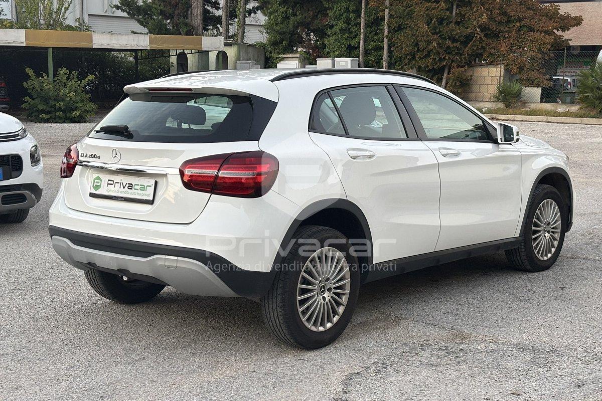 MERCEDES GLA 200 d Automatic Business