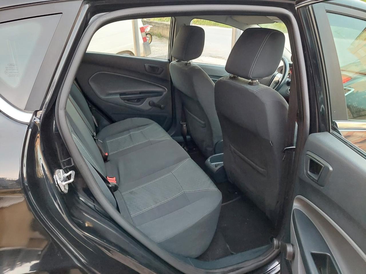 Ford Fiesta 1.4 TDCi 68CV 5 porte Titanium