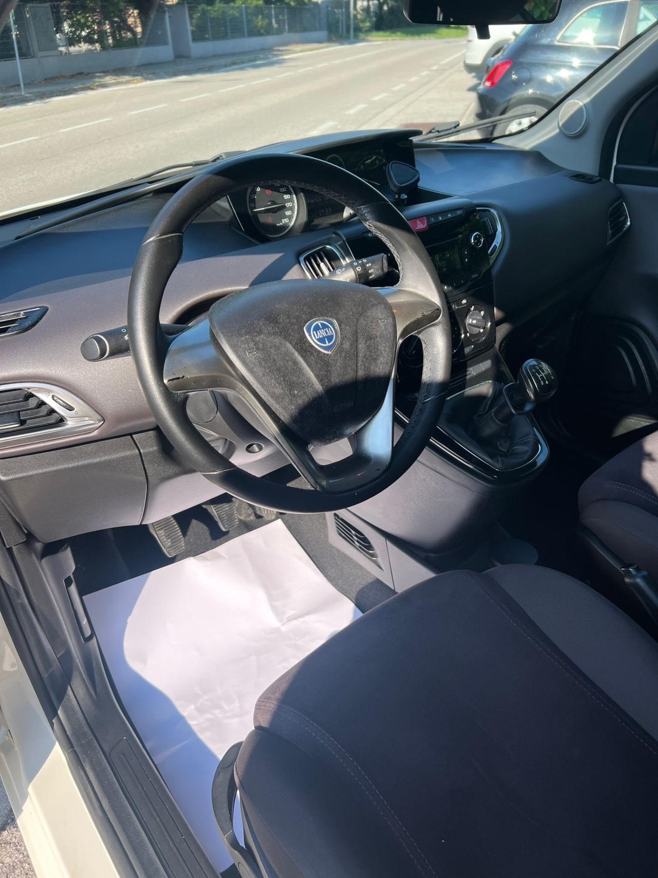 Lancia Ypsilon 0.9 TwinAir 85 CV 5 porte Metano Ecochic Gold