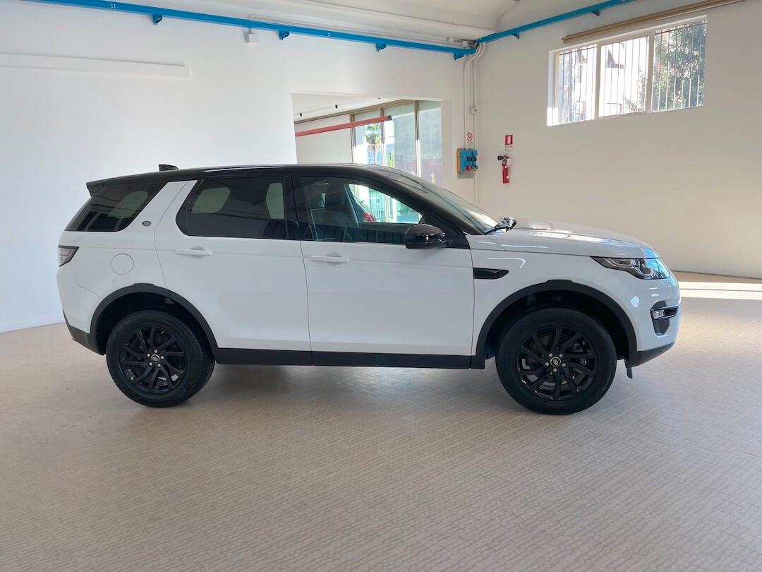 Land Rover Discovery Sport 2.0 TD4 150 CV Black Pack