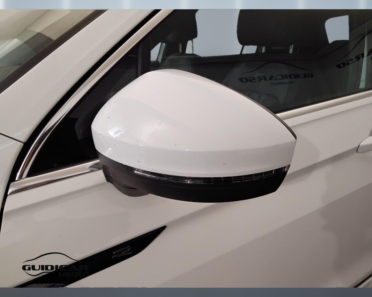 VOLKSWAGEN Tiguan II 2021 - Tiguan 2.0 tdi R-Line 150cv dsg