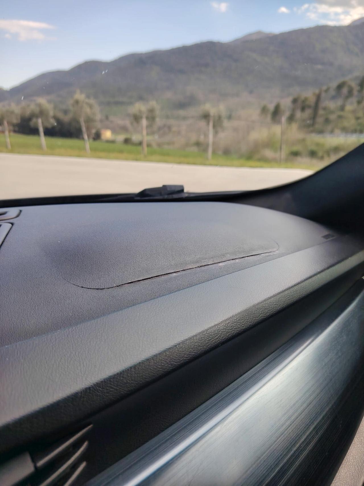 Alfa Romeo Giulietta 2.0 JTDm-2 140 CV Distinctive-Pelle-Xenon-Kit Sportivo-