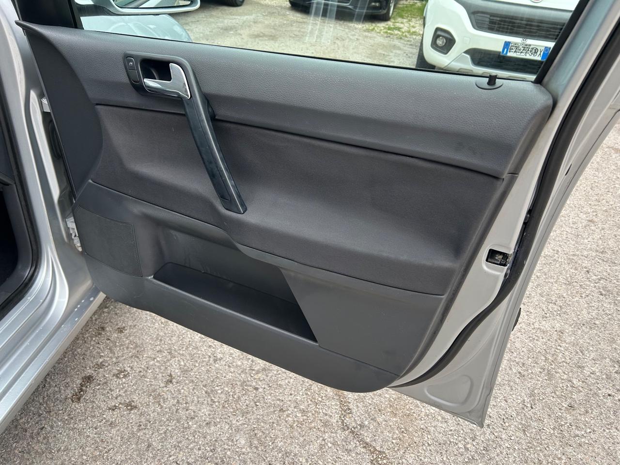 Volkswagen Polo 1.2 12V 5p. Trendline 98000km