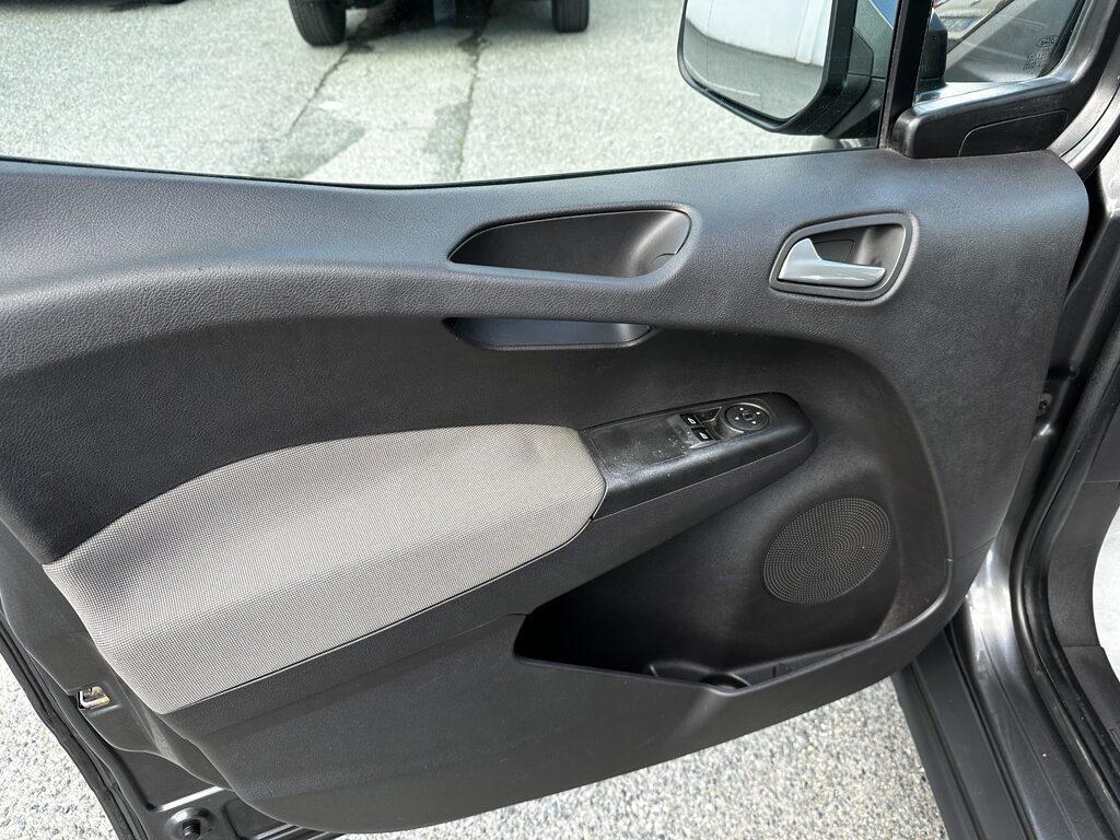 Ford Tourneo Courier 1.5 tdci 75cv plus E6
