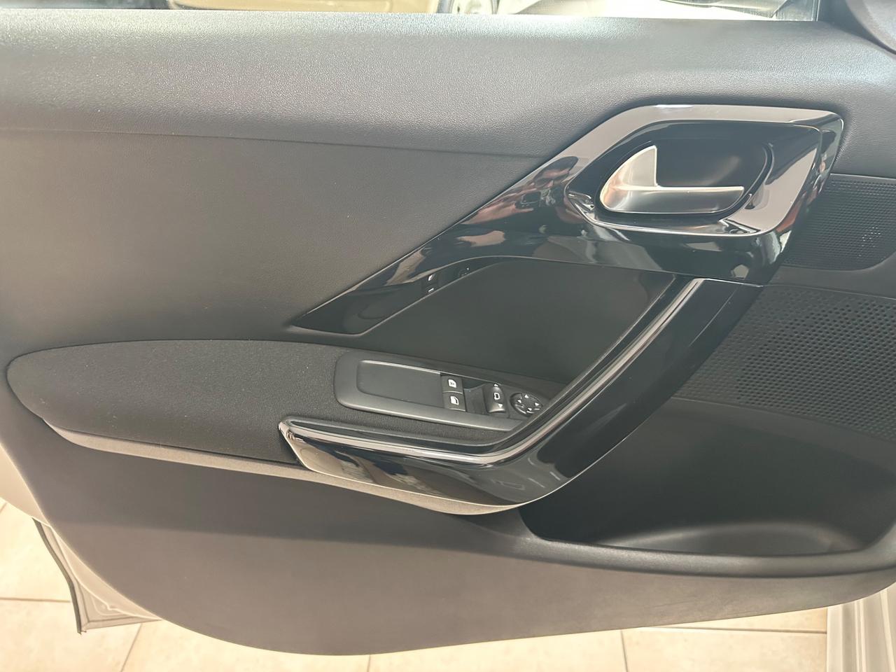 Peugeot 208 PureTech Turbo 110 S&S 5 porte GT Line