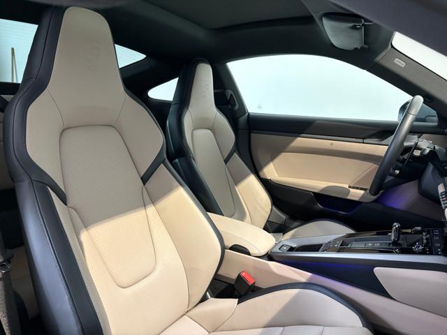 PORSCHE 992 Carrera