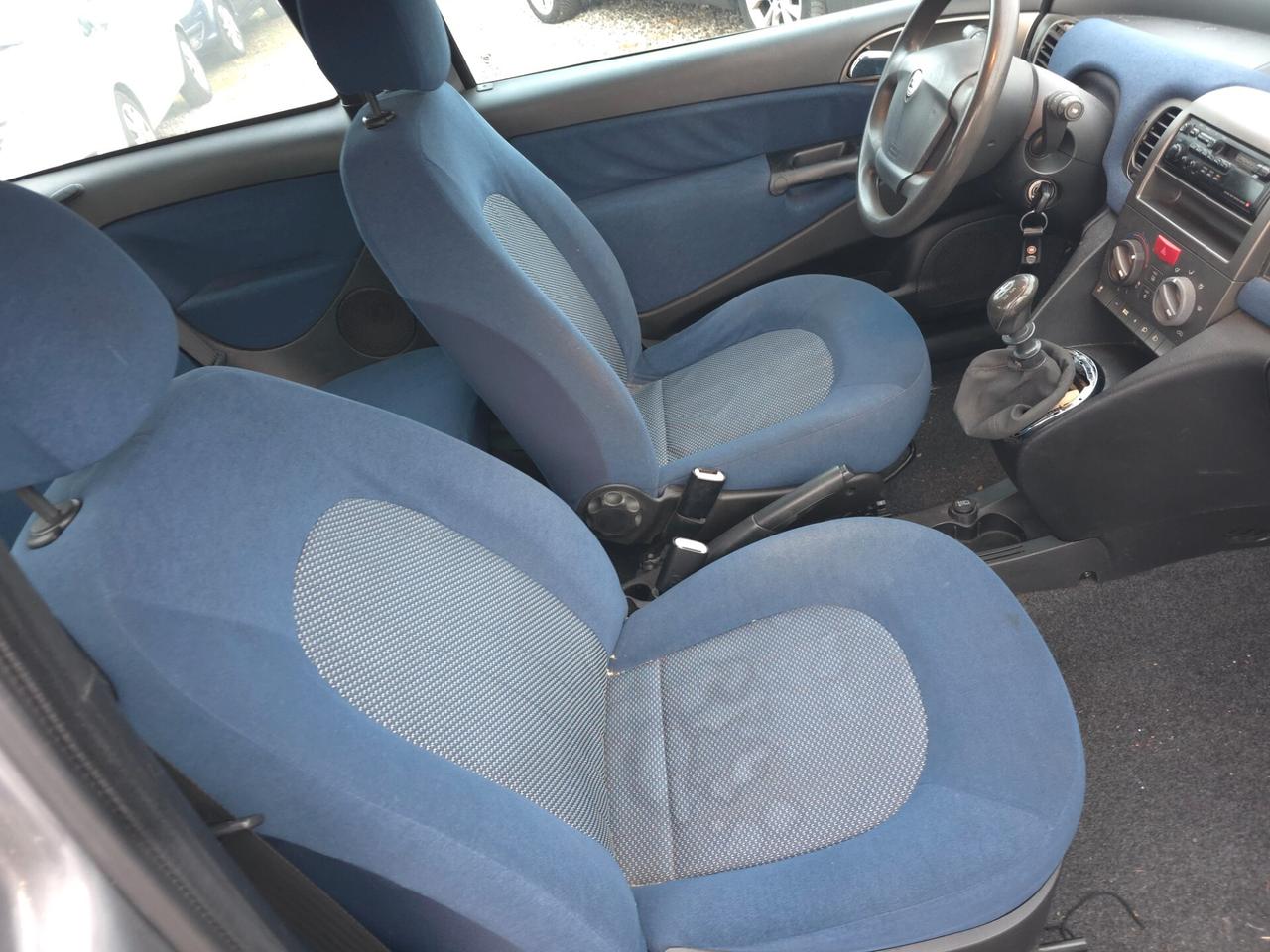 Lancia Ypsilon 1.2 16V Oro