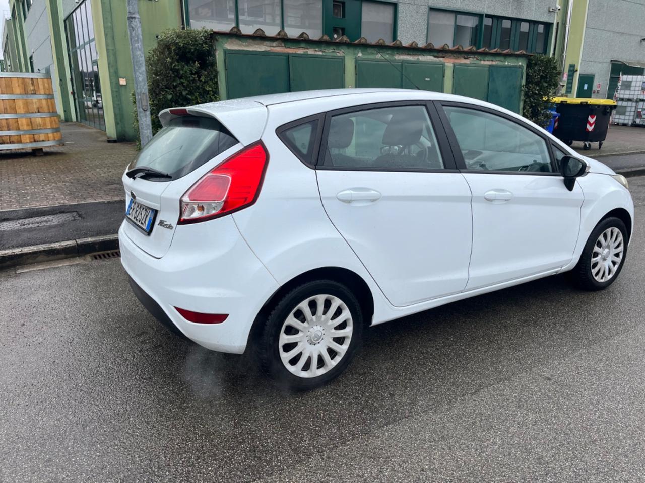 Ford Fiesta 1.5 TDCi 75CV 5 porte Titanium
