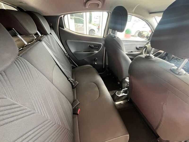 Lancia Ypsilon 1.0 FireFly 70cv S&S Hybrid GOLD