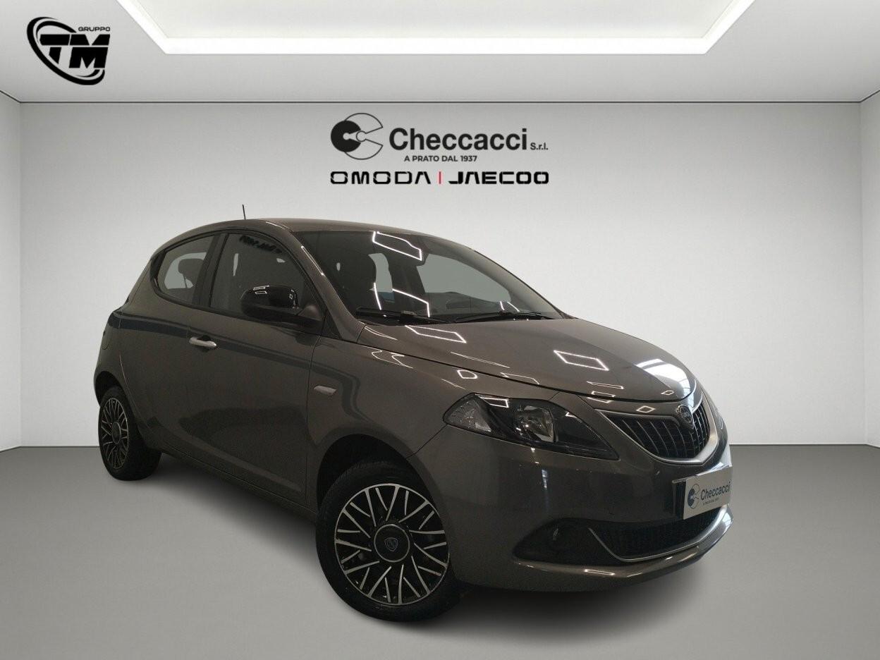Lancia Ypsilon 1.0 FireFly 5 porte S&S Hybrid Silver