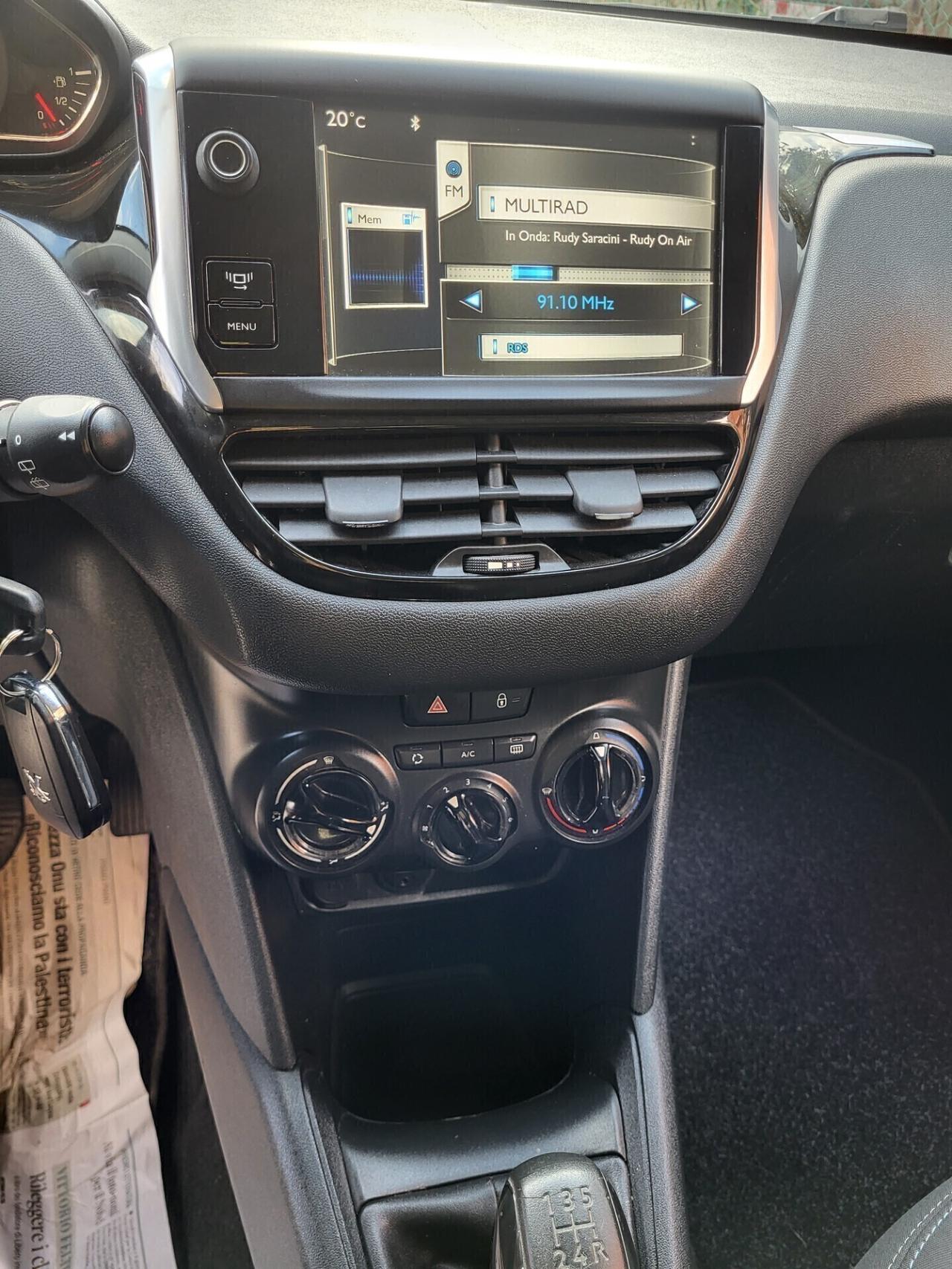 PEUGEOT 208 1,4 HDI-UNICA PROPRIETAR-4 REVISIONI