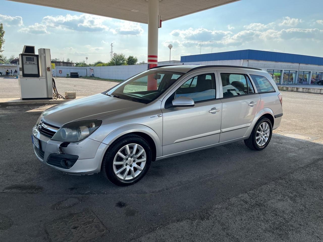 Opel Astra 1.4 16V Twinport 5 porte Enjoy