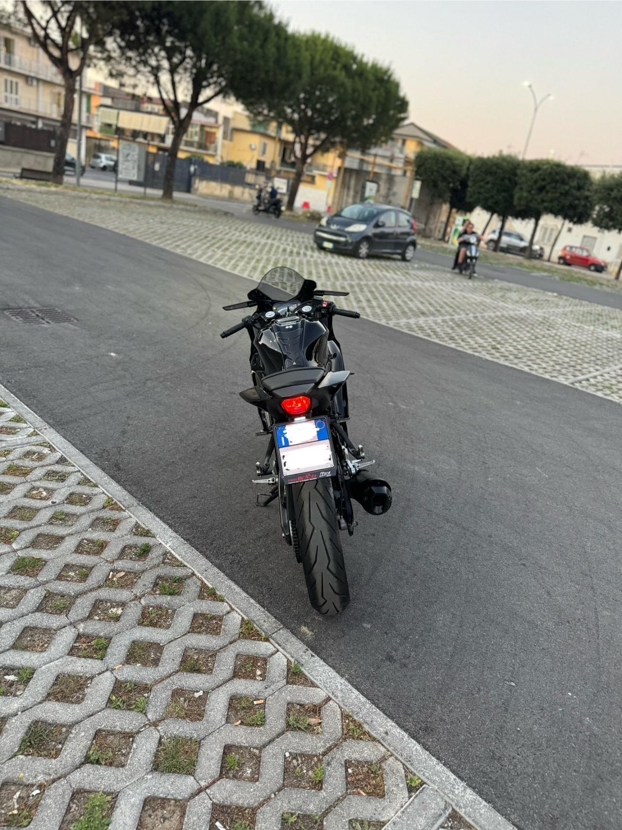 Yamaha YZF R125
