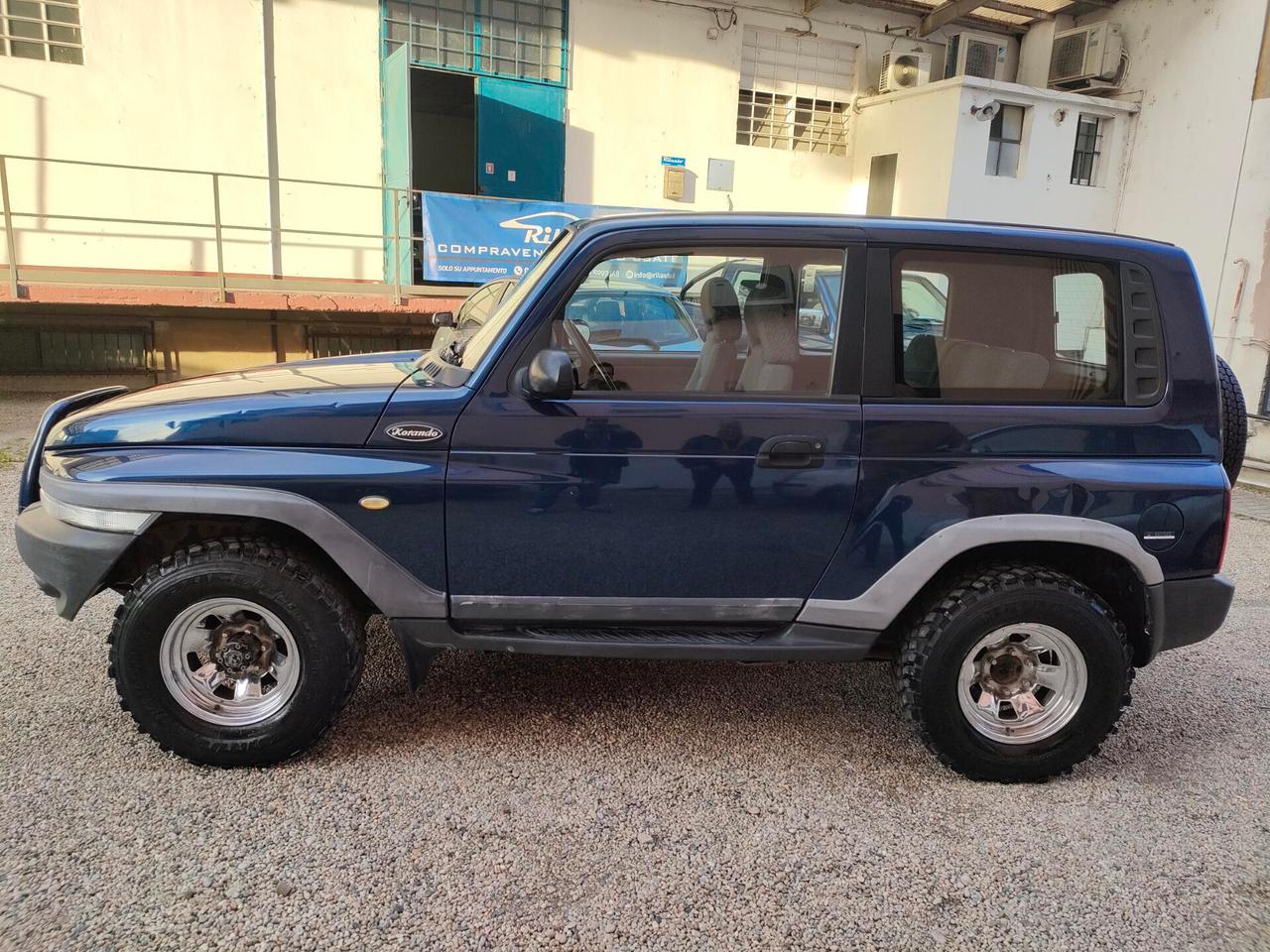 Ssangyong Korando 661 2.3 td Autocarro e Gancio traino