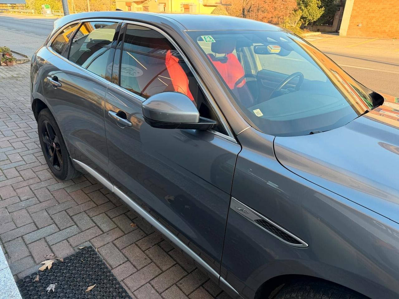 Jaguar F-Pace 2.0 D 163 CV AWD AUT. R-DYNAMIC SE