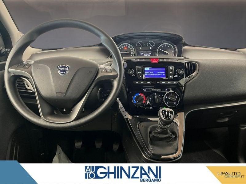 Lancia Ypsilon 1.0 FireFly 5 porte S&S Hybrid Silver