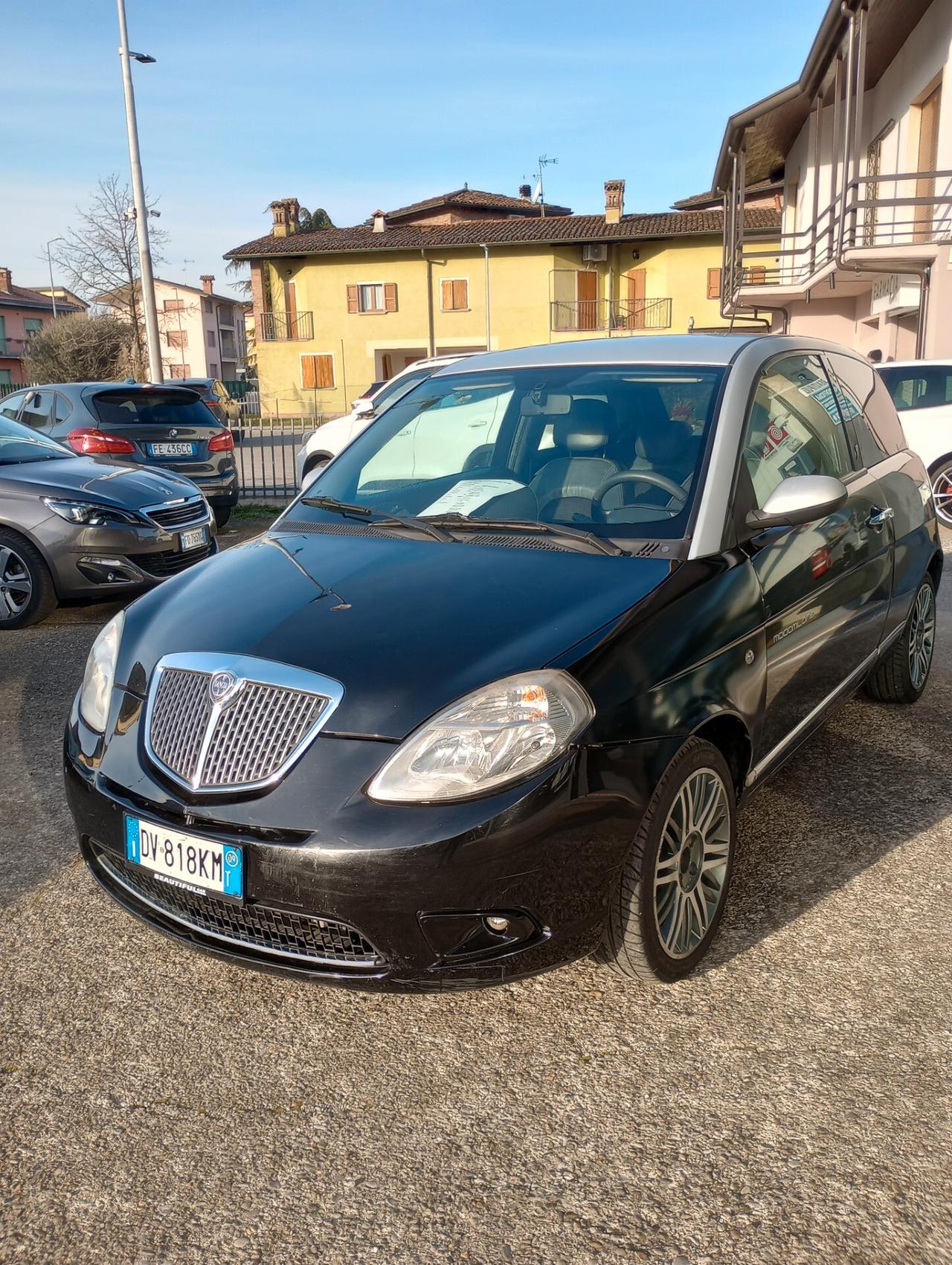 Lancia Ypsilon 1.3 MJT 75 CV MomoDesign