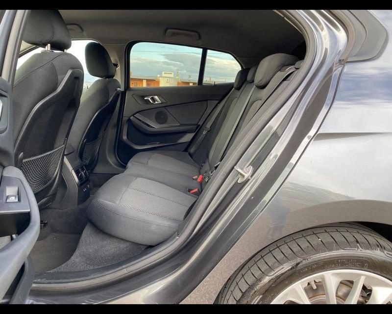 BMW Serie 1 F40 118d Business Advantage auto