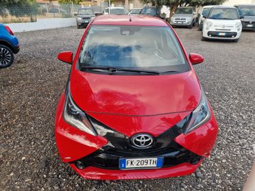 Toyota Aygo 1.0 VVT-i 69 CV 5 porte x-black TSS