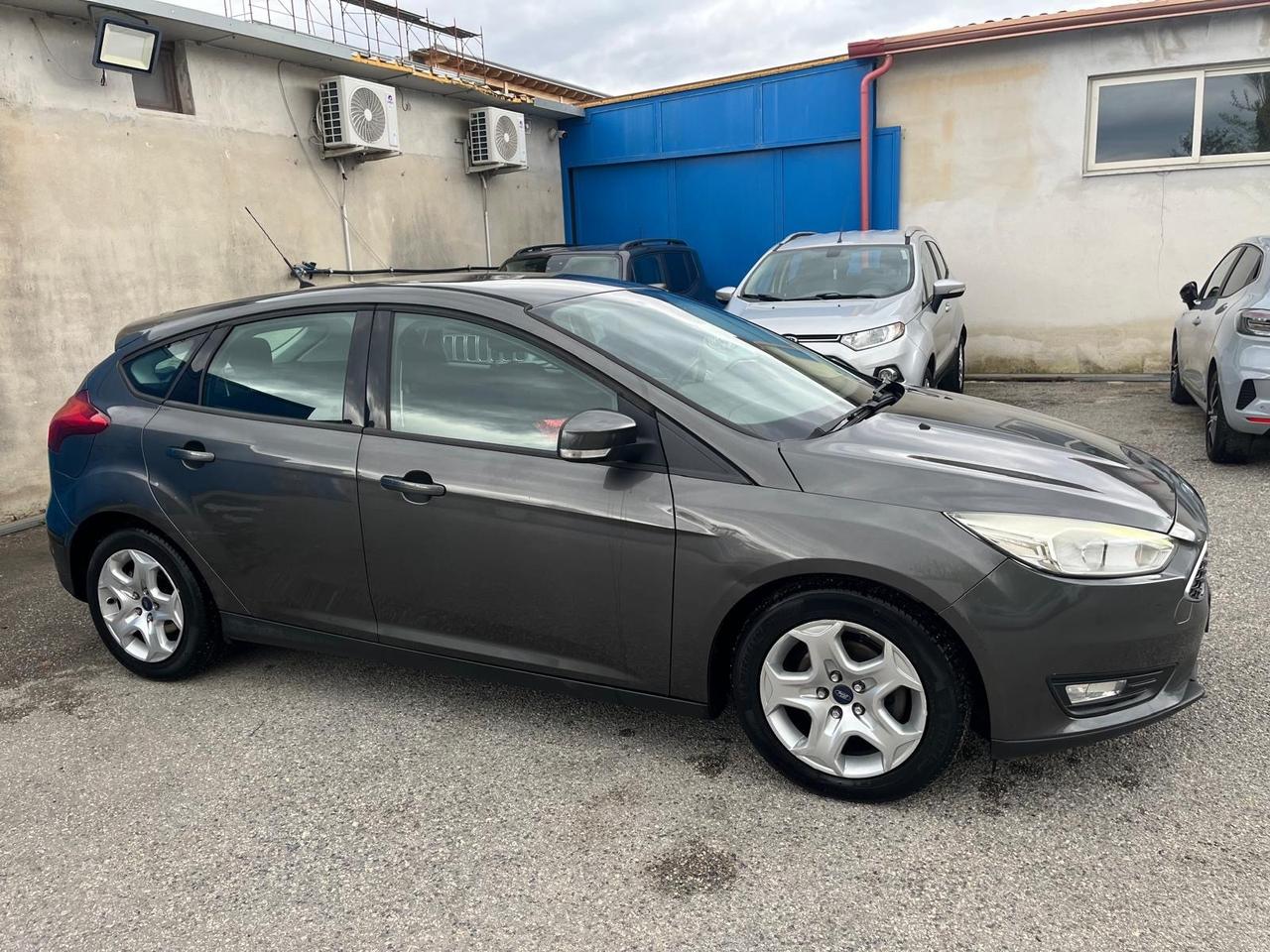 Ford focus-5P-1.0 ecoboost-benz-2016