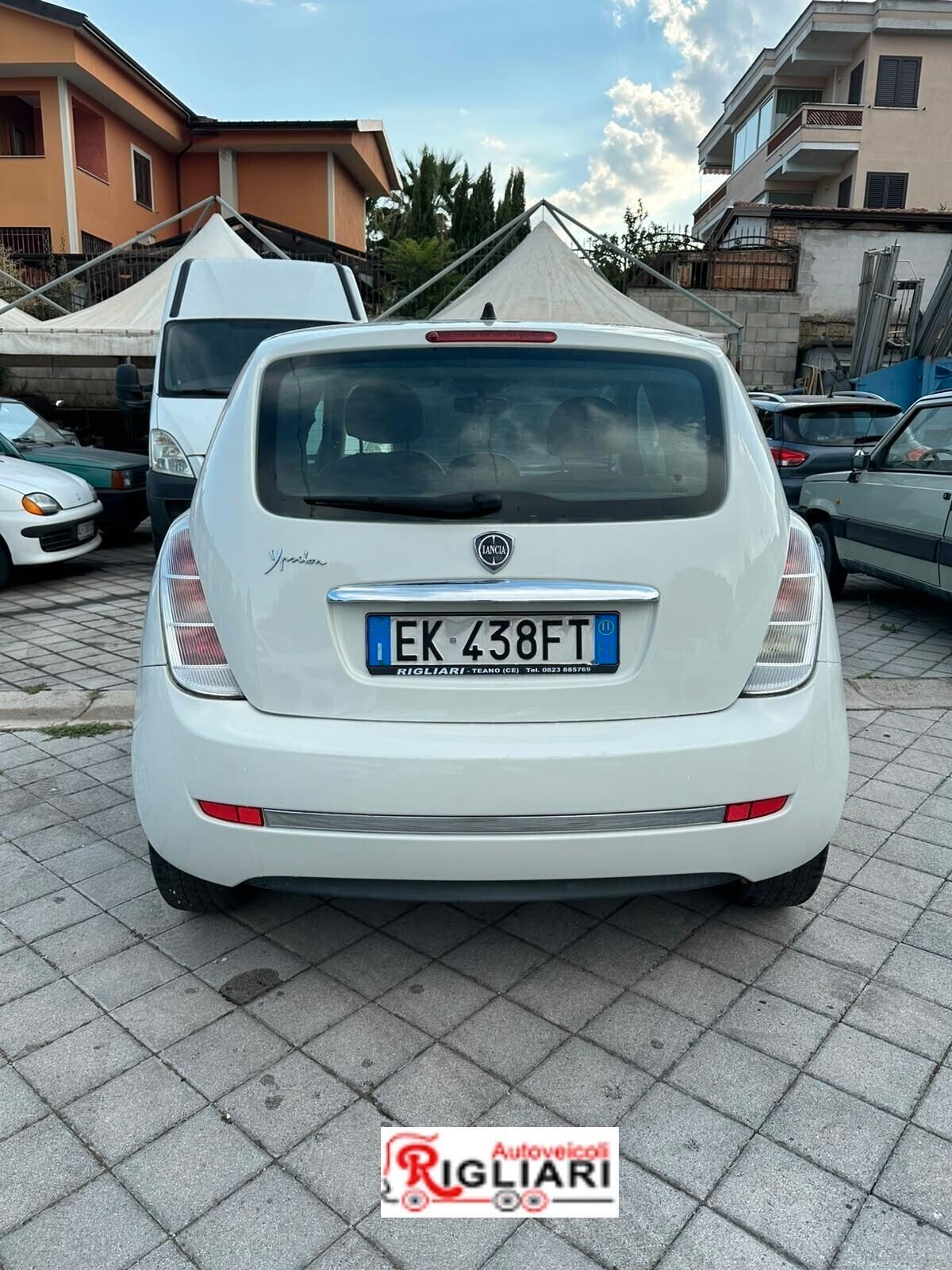 Lancia Ypsilon 1.3 MJT 75 CV Unyca
