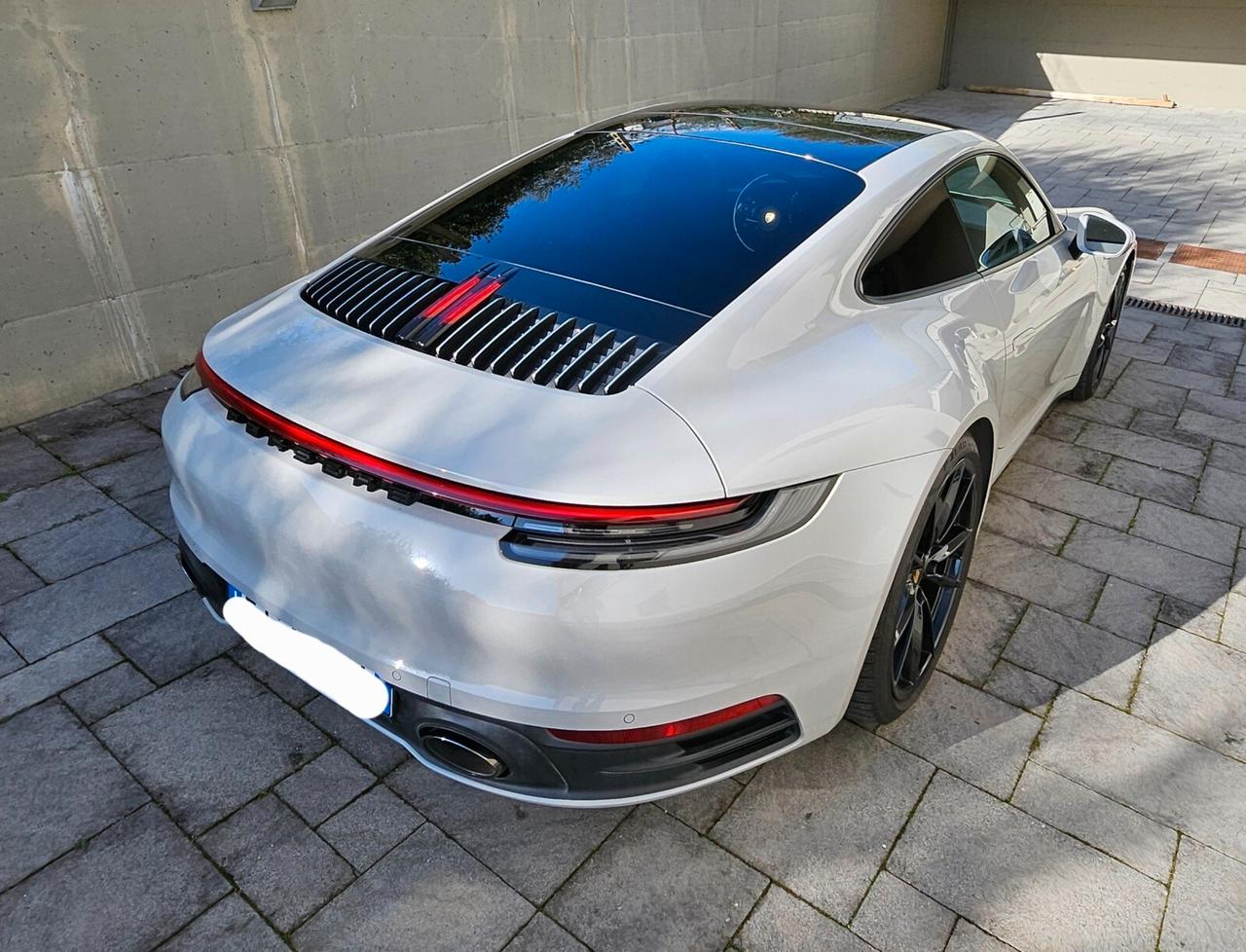 Porsche 911 Carrera 992 4