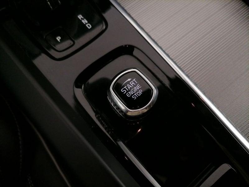 Volvo XC60 2.0 b4 R-design awd auto