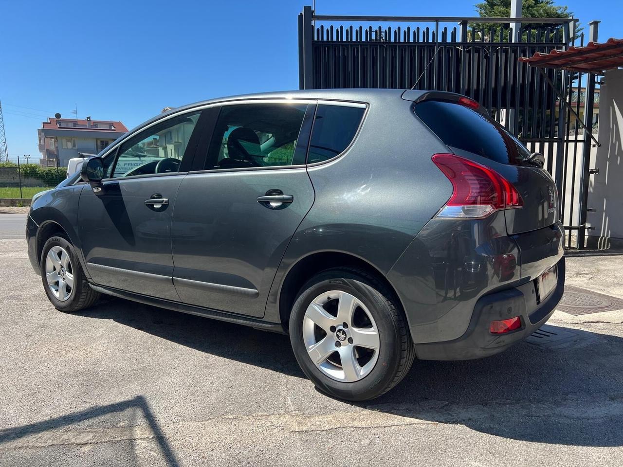 Peugeot 3008 1.6 e-hdi 8v Active s Navi/Park/Bluetooth