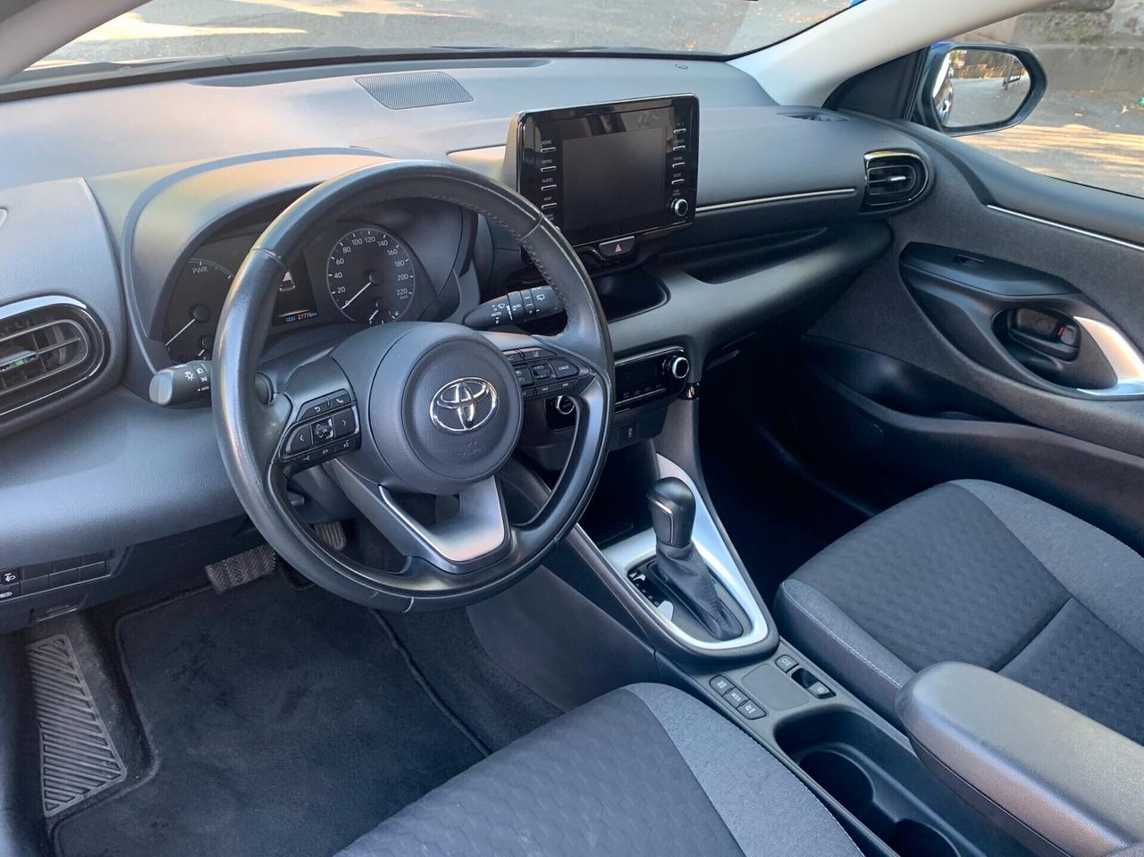 Yaris 1.5Hybrid 5P Business NAVIGATORE KM27900