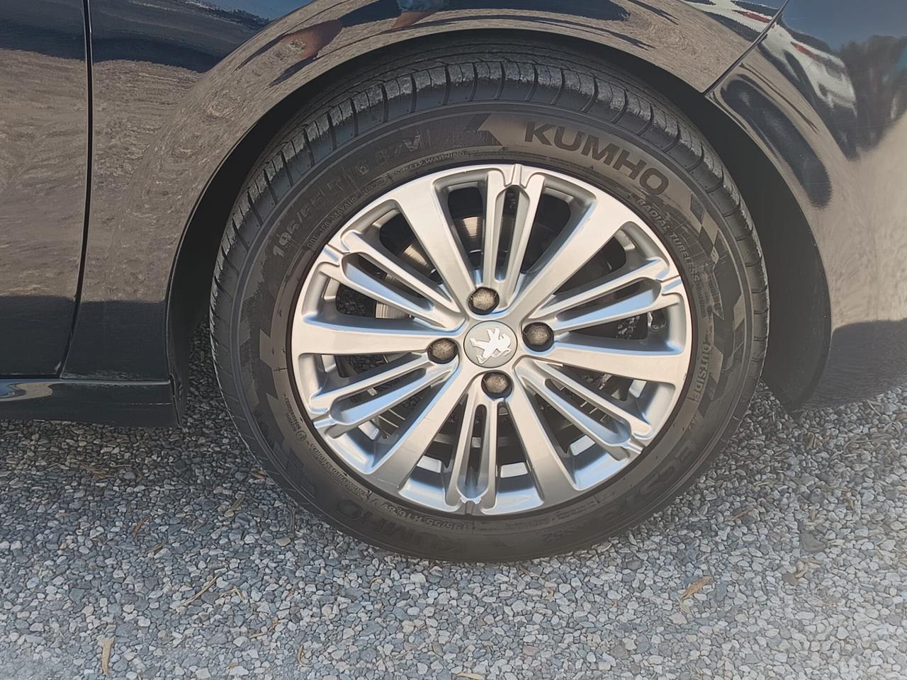 Peugeot 208 2019 - 1.2 benzina Lb automobili