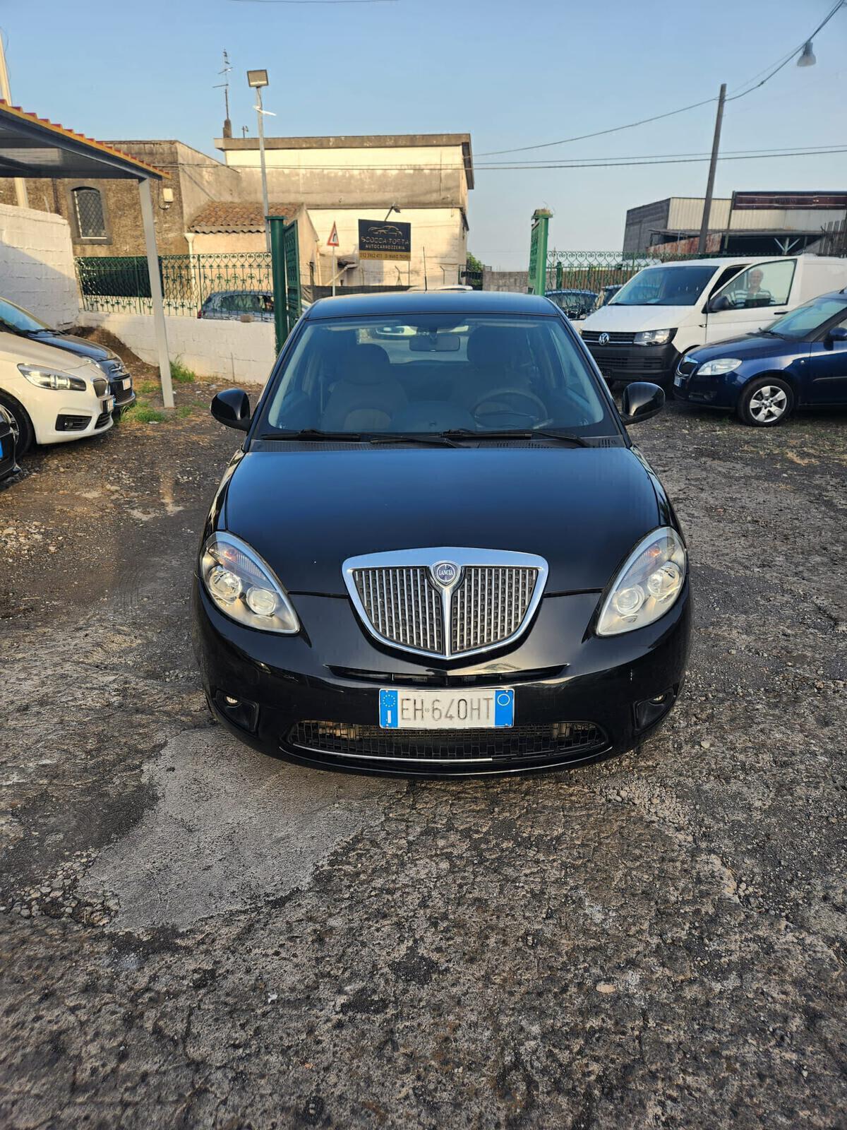 Lancia Ypsilon 1.2 69 CV PLATINUM