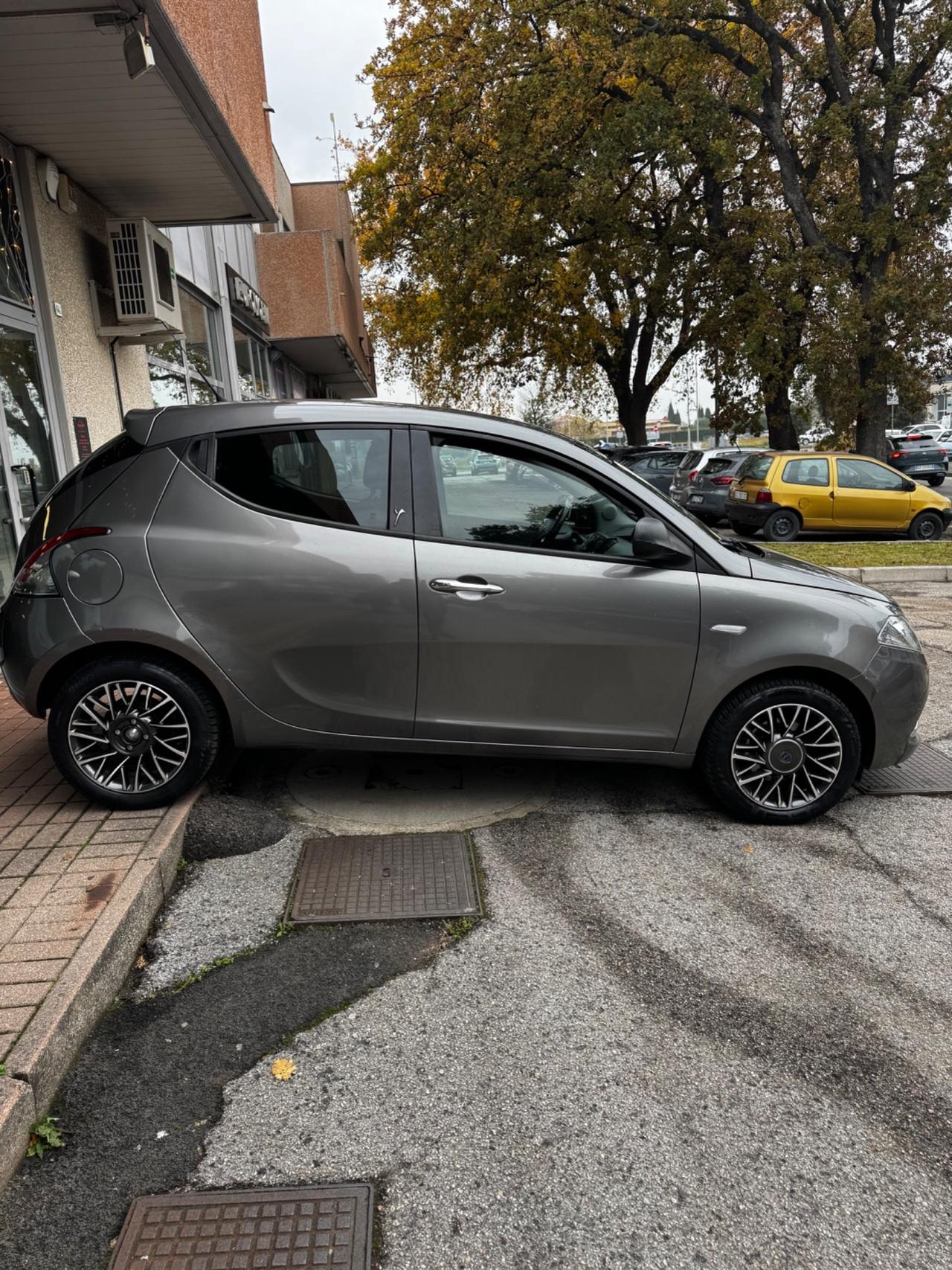Lancia Ypsilon 1.2 69 CV 5 porte