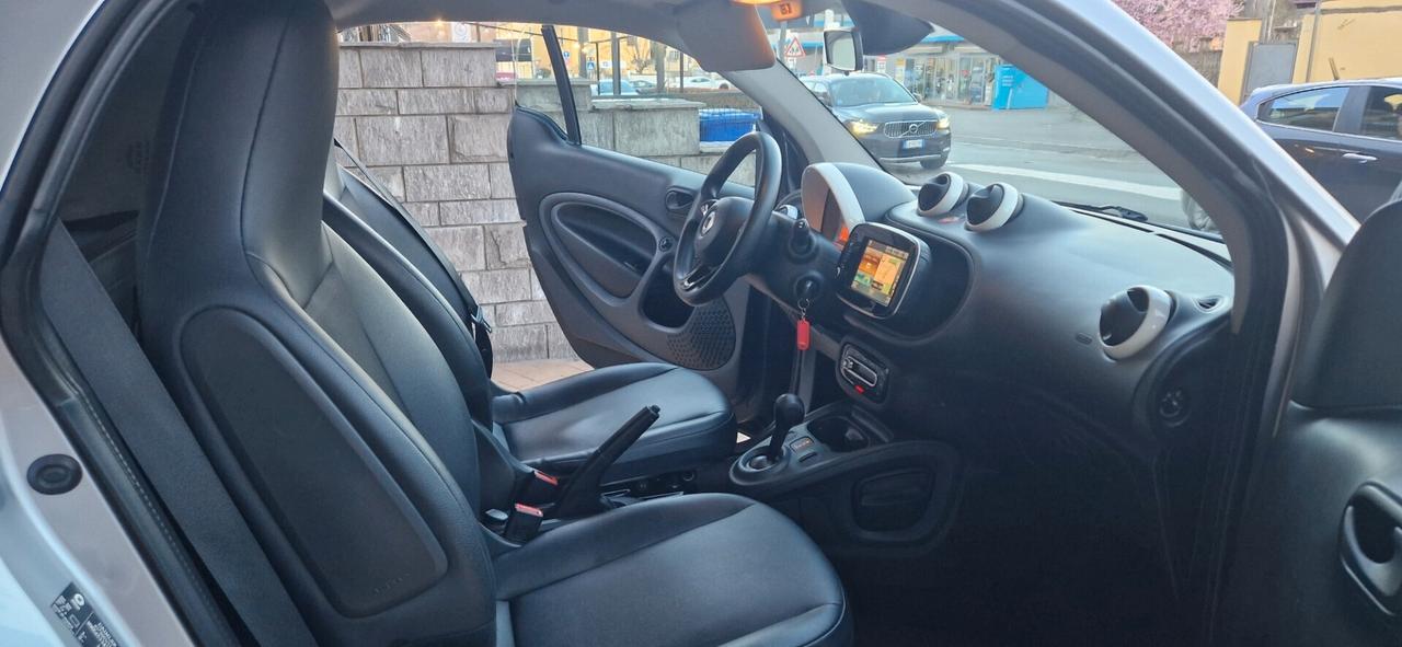 Smart ForTwo 70 1.0 twinamic 68.565 km NAVI