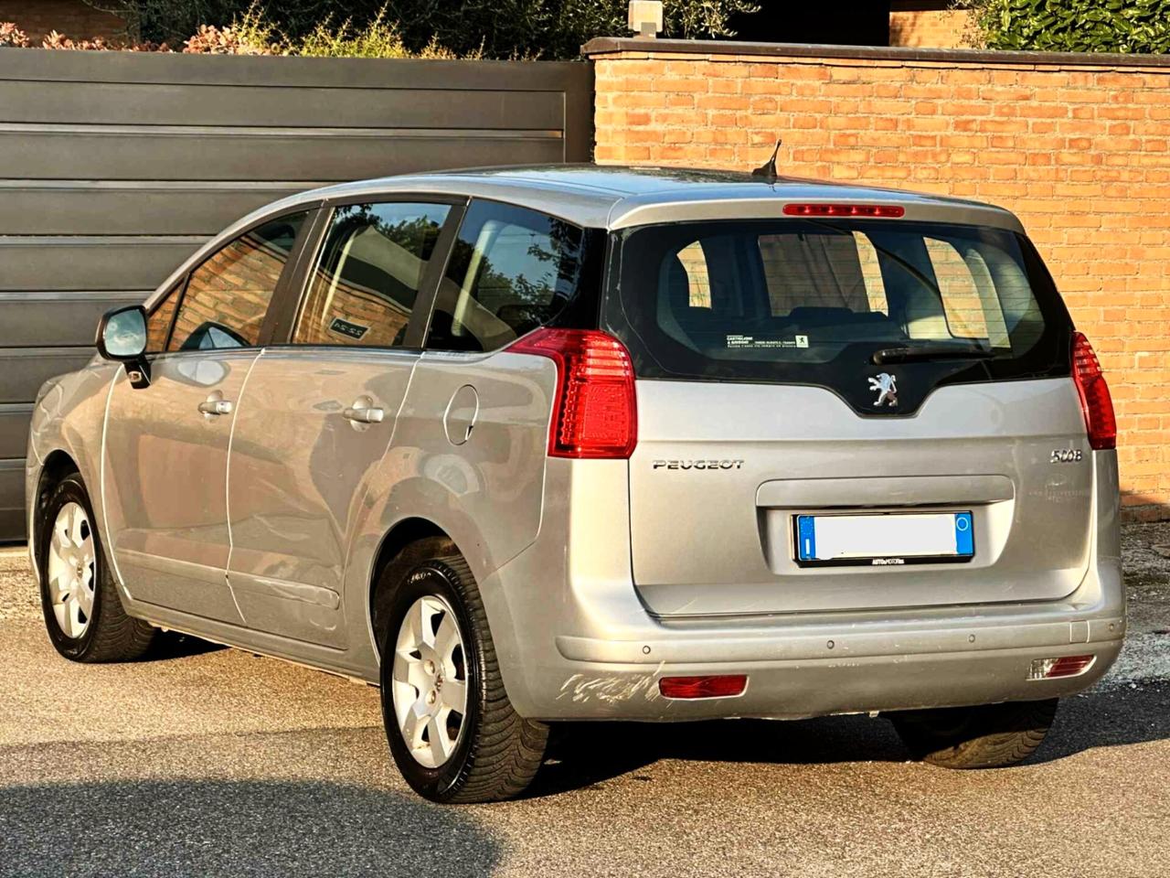 Peugeot 5008 1.6 HDi 112CV-7POSTI-GARANZIA-2012