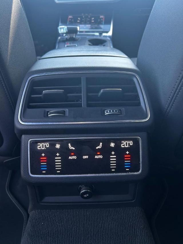AUDI A6 Avant 40 2.0 TDI quattro ultra Business Sport