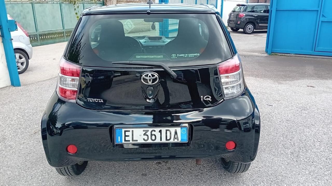 Toyota iQ-1.0 benz-cambio manuale -full-2012