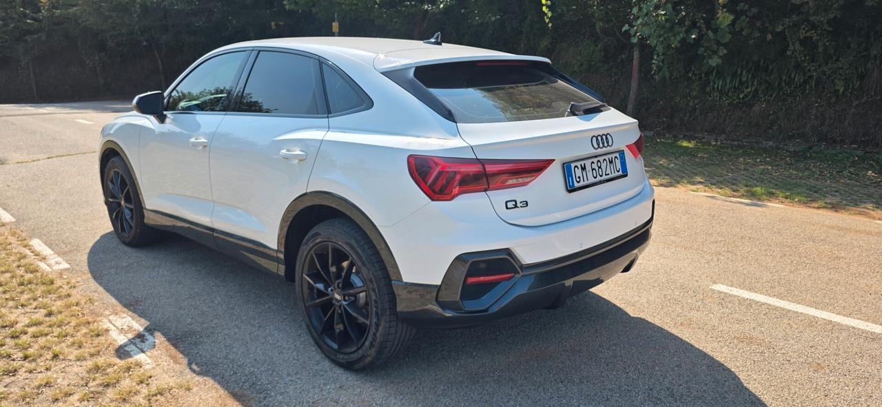 Audi Q3 35 TFSI Business Advanced