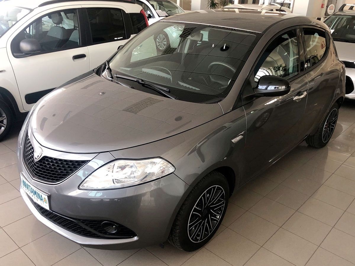 Lancia Ypsilon 1.2 69 CV 5 porte GPL Ecochic Gold